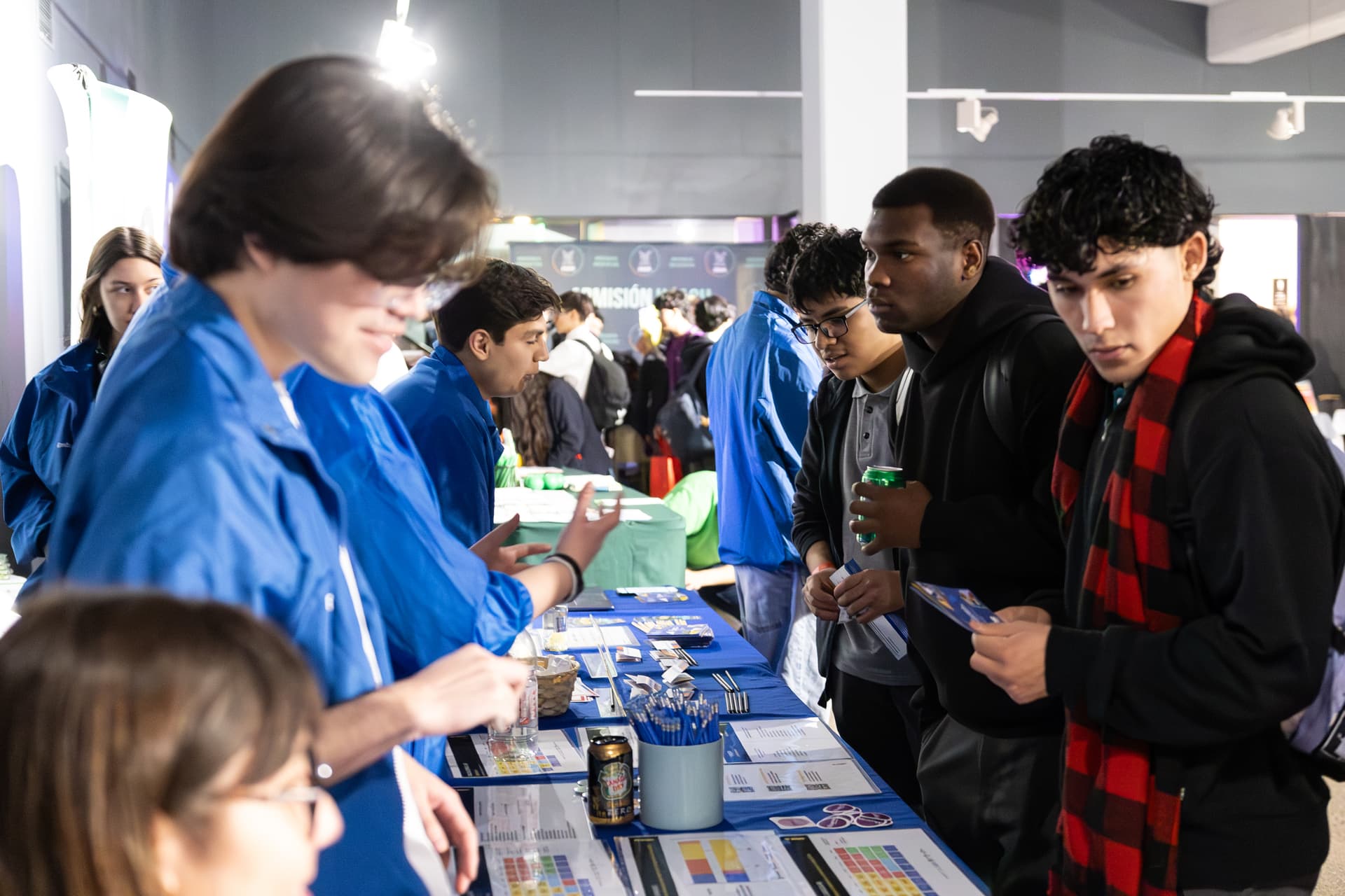 Feria Universitaria en el Congreso HiveYoung